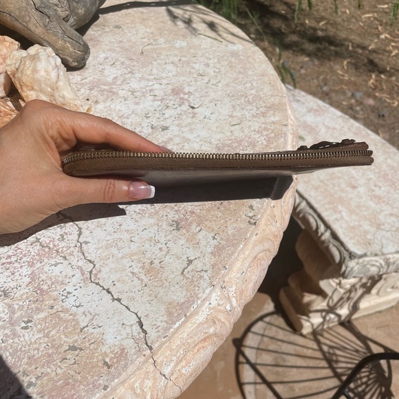 Balenciaga large zip around wallet - Picture 9 of 16